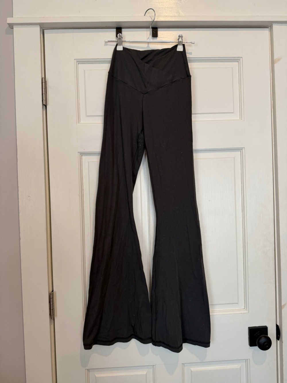 Aerie Charcoal Grey High-Waist Flared Women's Leggings Yoga Pants Crisscross